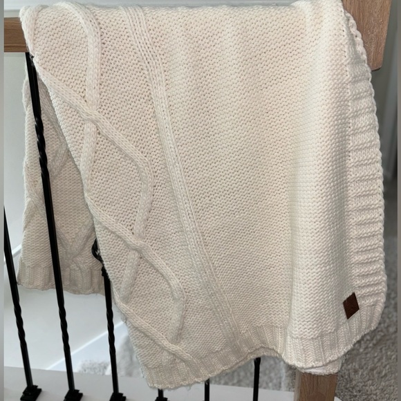 Bee & Willow Blanket - Picture 1 of 4